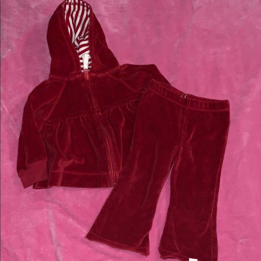 Burt’s bees red velour suit 6-9 months